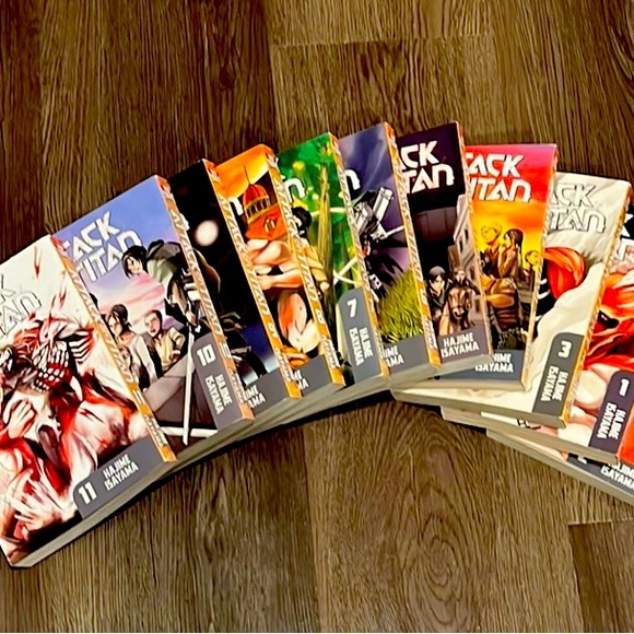 Set of Attack on Titan books..series 1-11 - Picture 2 of 2